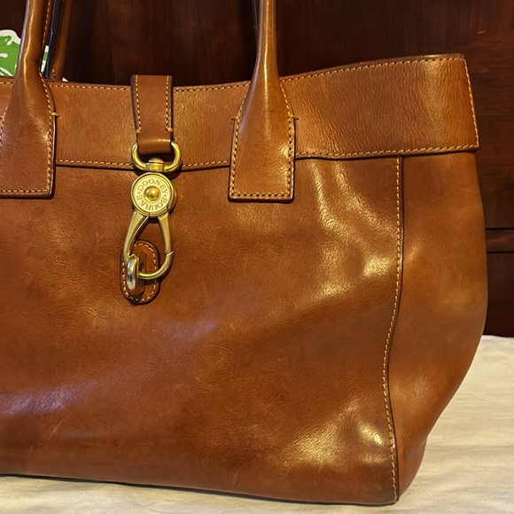 Dooney & Bourke Genuine Florentine Vacchieta Leather Shoulder Bag Logo Clip - Picture 5 of 15